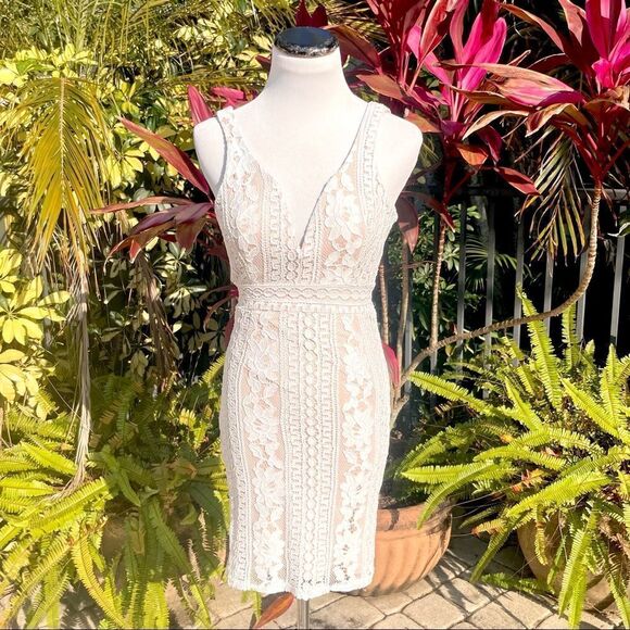 Selfie Leslie Crochet Lace Overlay Mini Dress - Picture 2 of 8